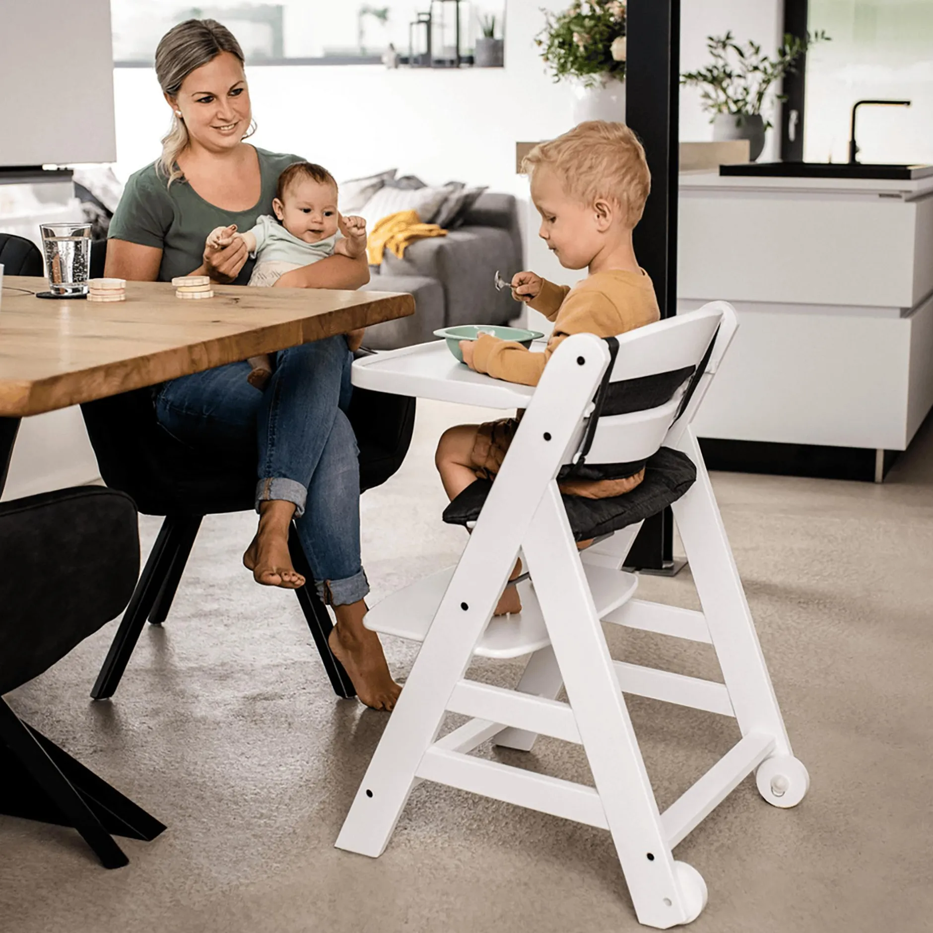 hauck Beta+ White mit Sitzauflage Anthrazit* Treppenhochstühle