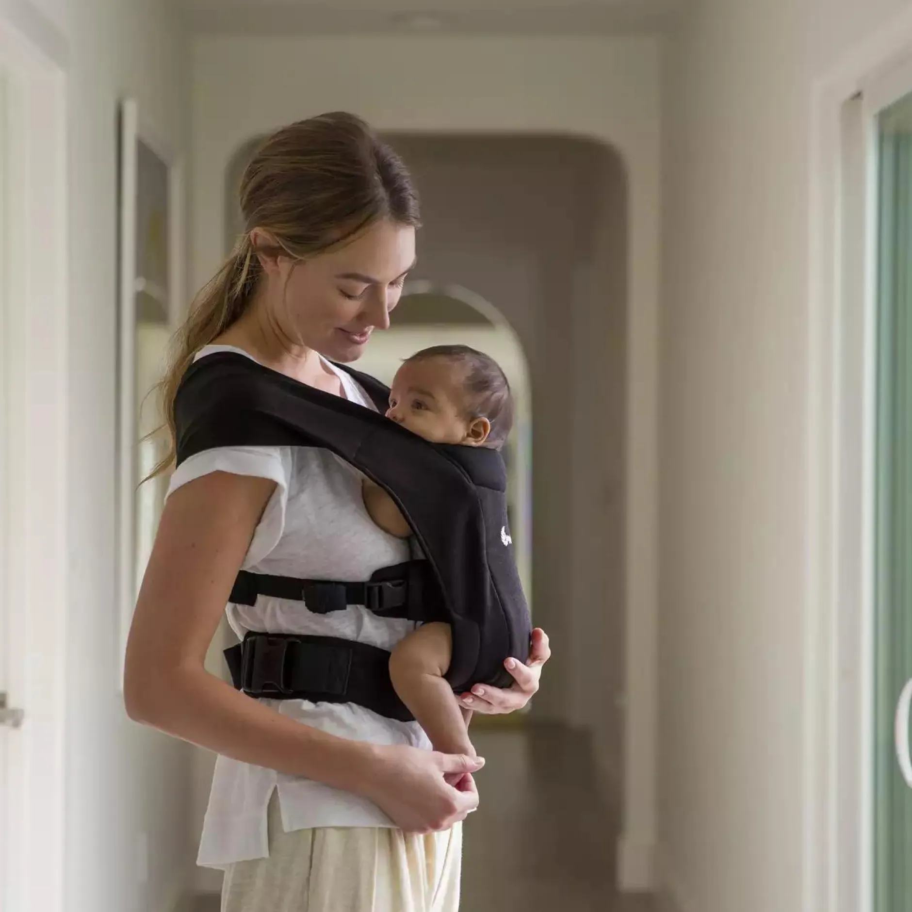 ERGObaby Embrace Pure Black* Babytragen