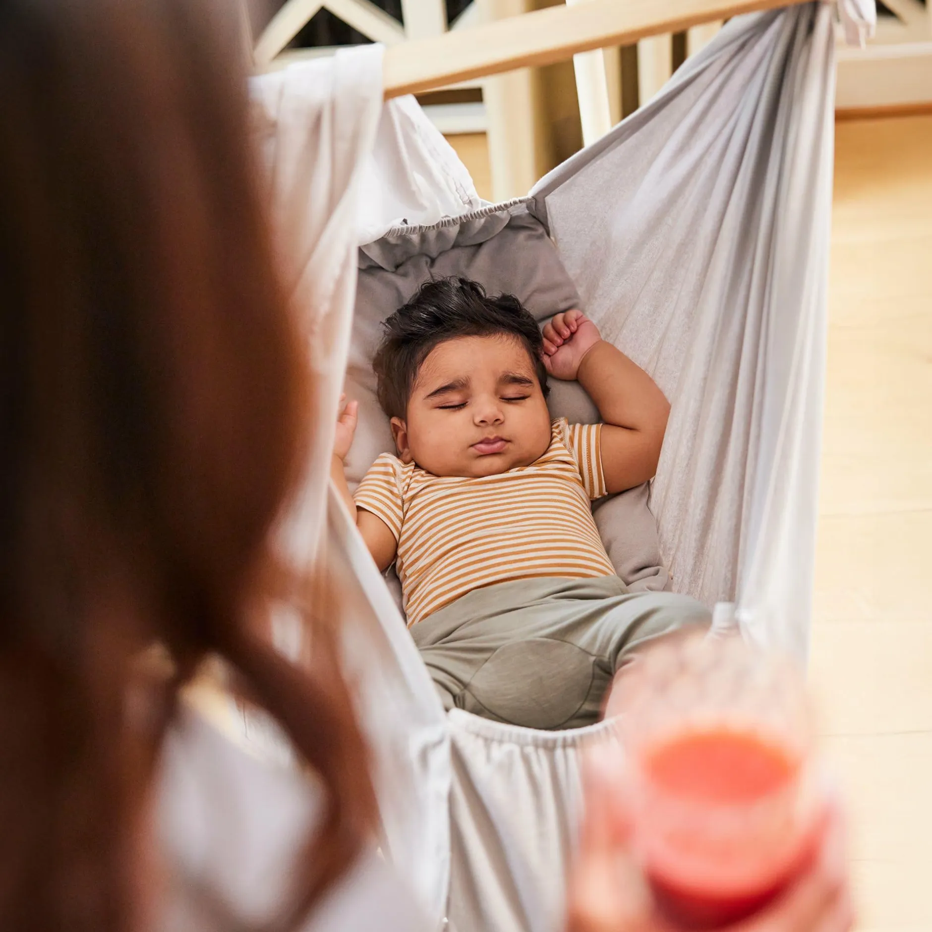 MEMBANTU Set Federwiege Premium mit Ständer und Motor* Babybetten