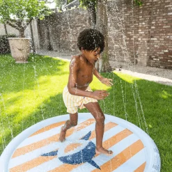 SWIM ESSENTIALS Wassersprinklermatte Hai* Wasserspielzeug